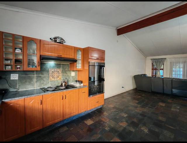 3 BEDROOM PROPERTY TO RENT IN VANDERBIJLPARK SW 5